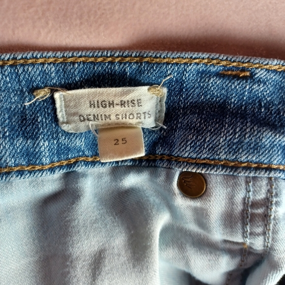 Madewell Medium Wash High-Rise Jean Shorts - Picture 4 of 5